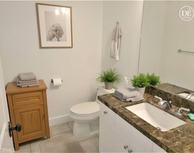 6300 Honolulu Avenue - Photo Thumbnail 14