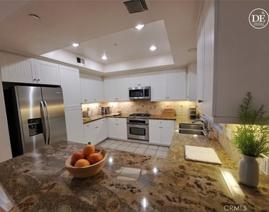 6300 Honolulu Avenue - Photo Thumbnail 12