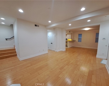 6300 Honolulu Avenue - Photo Thumbnail 8