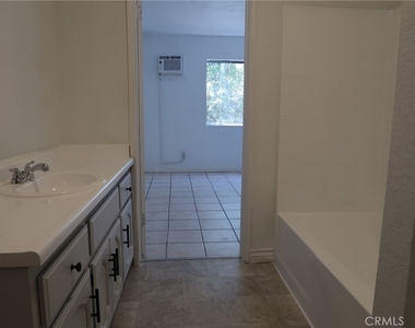 455 Nassau - Photo Thumbnail 12