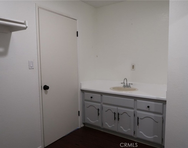 455 Nassau - Photo Thumbnail 10