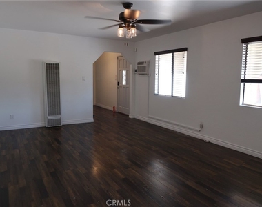 455 Nassau - Photo Thumbnail 7