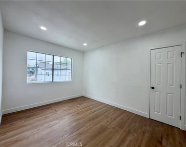 1356 W Trenton Street - Photo Thumbnail 8
