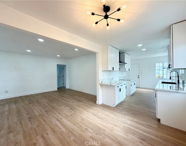 1356 W Trenton Street - Photo Thumbnail 3