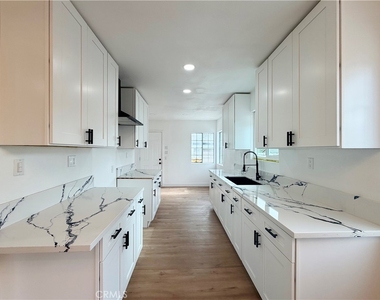 1356 W Trenton Street - Photo Thumbnail 1