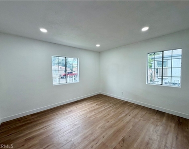 1356 W Trenton Street - Photo Thumbnail 6