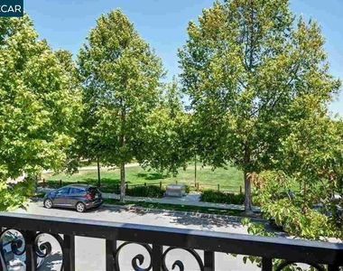 2077 Arlington Way - Photo Thumbnail 5