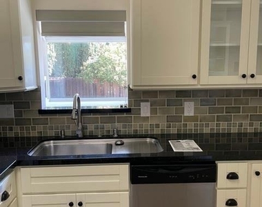 2860 Buena Vista Ave - Photo Thumbnail 11