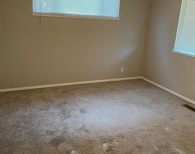 2860 Buena Vista Ave - Photo Thumbnail 15