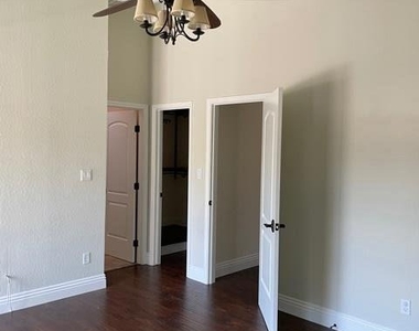 2860 Buena Vista Ave - Photo Thumbnail 17