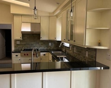 2860 Buena Vista Ave - Photo Thumbnail 7