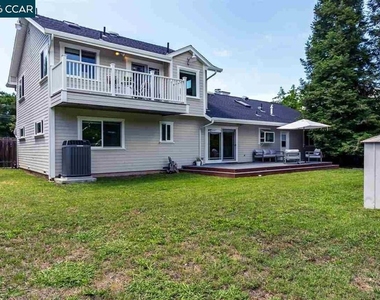 2860 Buena Vista Ave - Photo Thumbnail 2