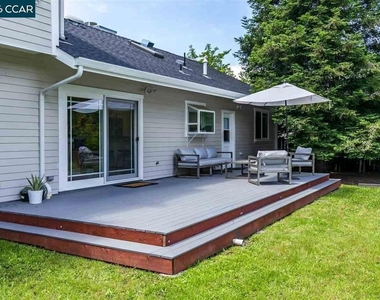 2860 Buena Vista Ave - Photo Thumbnail 1