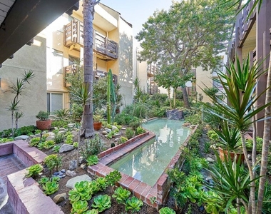 320 S Ardmore Avenue - Photo Thumbnail 19