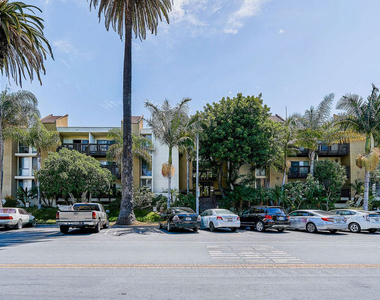 320 S Ardmore Avenue - Photo Thumbnail 23