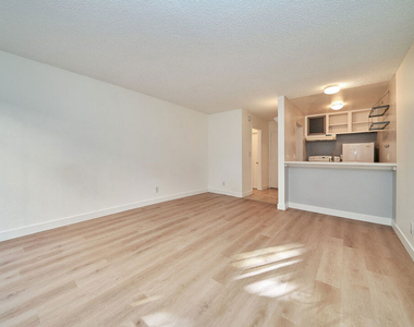 320 S Ardmore Avenue - Photo Thumbnail 8