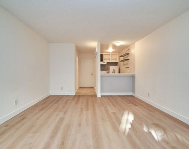 320 S Ardmore Avenue - Photo Thumbnail 7