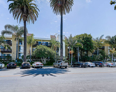 320 S Ardmore Avenue - Photo Thumbnail 22