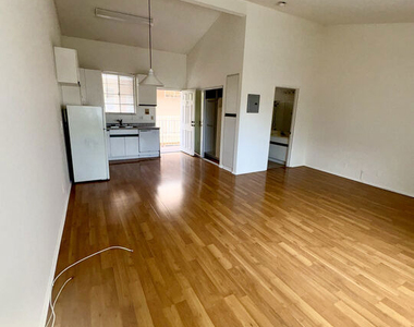 1221 Seward Street - Photo Thumbnail 5