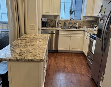 10751 Wilshire Boulevard - Photo Thumbnail 4