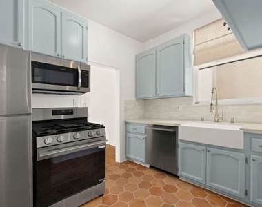 2011 N Beachwood Drive - Photo Thumbnail 5