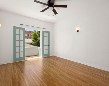 2011 N Beachwood Drive - Photo Thumbnail 10