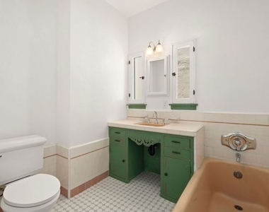 2011 N Beachwood Drive - Photo Thumbnail 12
