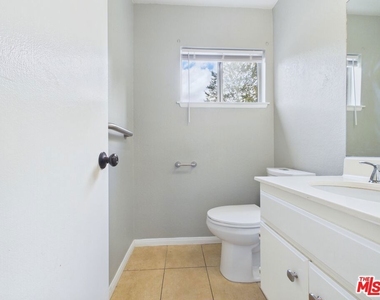 1937 Glenoaks Boulevard - Photo Thumbnail 14