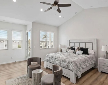 2423 Curtis Avenue - Photo Thumbnail 5