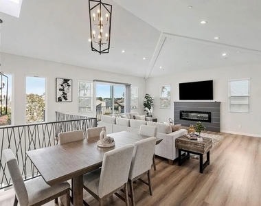 2423 Curtis Avenue - Photo Thumbnail 4
