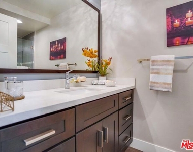 150 N Almont Drive - Photo Thumbnail 14