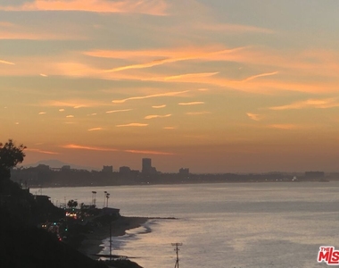 18101 Coastline Drive - Photo Thumbnail 1