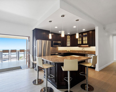 18101 Coastline Drive - Photo Thumbnail 6