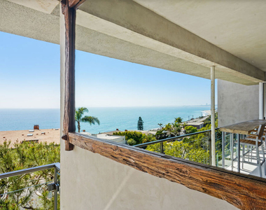 18101 Coastline Drive - Photo Thumbnail 32