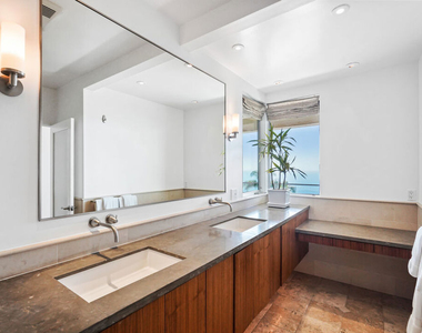 18101 Coastline Drive - Photo Thumbnail 17