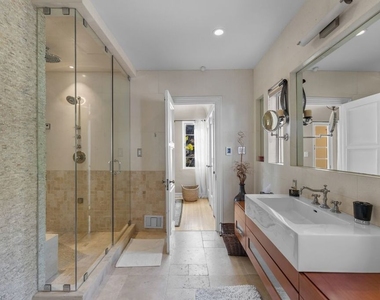 2856 Glendower Avenue - Photo Thumbnail 30