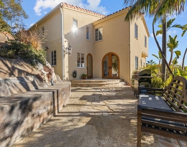 2856 Glendower Avenue - Photo Thumbnail 1