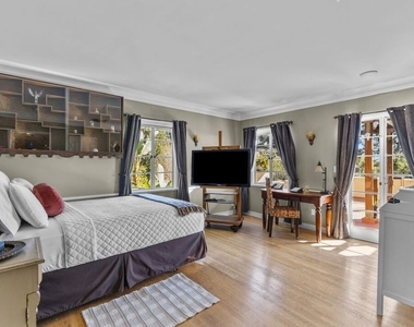 2856 Glendower Avenue - Photo Thumbnail 23