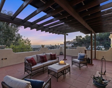 2856 Glendower Avenue - Photo Thumbnail 50