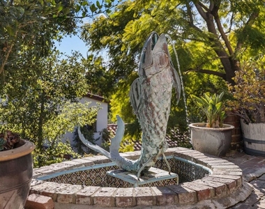 2856 Glendower Avenue - Photo Thumbnail 33