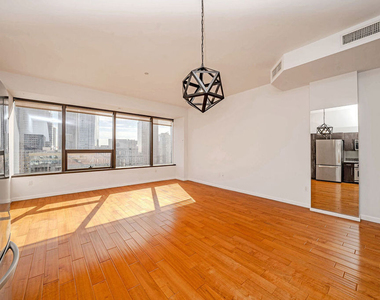 1100 Wilshire Boulevard - Photo Thumbnail 3