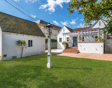 152 S Wetherly Drive - Photo Thumbnail 19