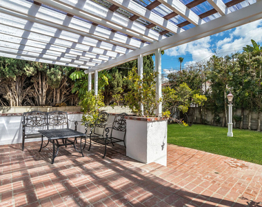 152 S Wetherly Drive - Photo Thumbnail 1