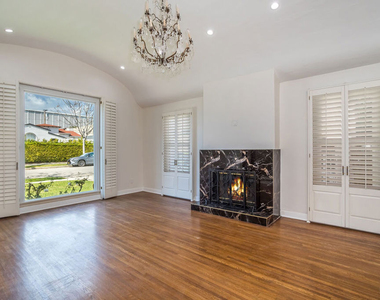 152 S Wetherly Drive - Photo Thumbnail 5