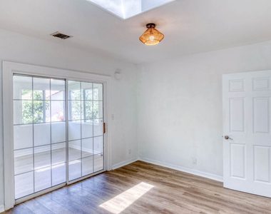 2127 Malcolm Avenue - Photo Thumbnail 33