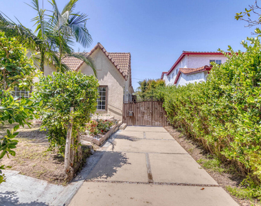 2127 Malcolm Avenue - Photo Thumbnail 3