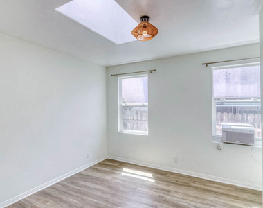 2127 Malcolm Avenue - Photo Thumbnail 22