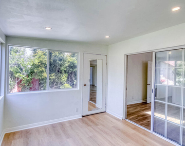 2127 Malcolm Avenue - Photo Thumbnail 36