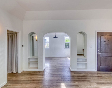 2127 Malcolm Avenue - Photo Thumbnail 10