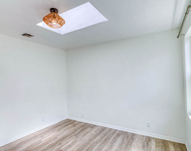 2127 Malcolm Avenue - Photo Thumbnail 25